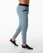 Clothing IE Alphalete Men Studio Pant Fog Blue 2L4400737 - Image 2