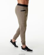 Clothing IE Alphalete Men Studio Pant Mocha Brown 2L4400736 - Image 2