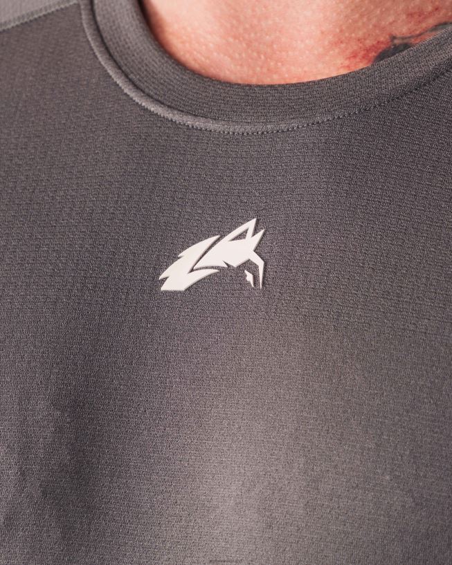 Clothing IE Alphalete Men Wolf Head Airtech Tee Dusty Concrete Grey 2L4400518 - Image 5