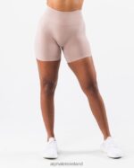 Clothing IE Alphalete Women Amplify Contour Short 5" Porcelain Brown 2L4400312 - Image 3