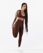 Clothing IE Alphalete Women Amplify Deep V Bra Manhattan Brown 2L440012 - Image 3