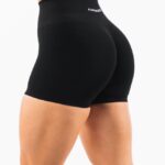 Clothing IE Alphalete Women Amplify Short 4.5" Black 2L4400324