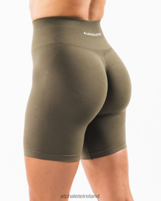 clothing_ie_alphalete_women_amplify_short_6_5_oak_green_2l4400356.jpg Clothing IE Alphalete Women Amplify Short 6.5" Oak Green 2L4400356 - Image 1