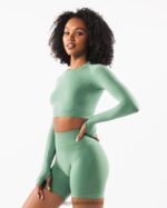 Clothing IE Alphalete Women Stratus LS Crop Jade Green 2L4400248 - Image 3