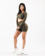 Clothing IE Alphalete Women Stratus LS Crop Oak Green 2L4400256 - Image 2