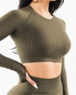 Clothing IE Alphalete Women Stratus LS Crop Oak Green 2L4400256 - Image 5
