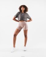 Clothing IE Alphalete Women Wolf Head Airtech SS Crop Dusty Concrete Grey 2L4400208 - Image 2