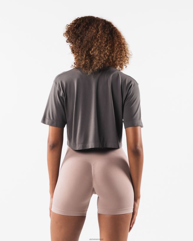 Clothing IE Alphalete Women Wolf Head Airtech SS Crop Dusty Concrete Grey 2L4400208 - Image 4